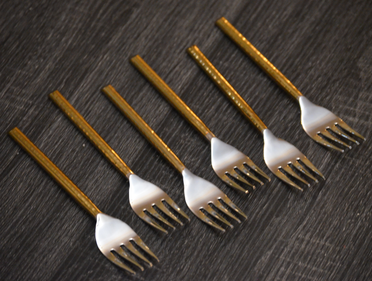 Vibhsa Golden Silverware Dinner Forks Set of 6 - Elegant & Durable Stainless Steel Cutlery for Luxurious Dining Experience