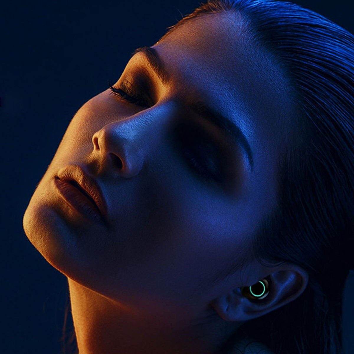 True Twin 2 In 1 Wireless Headphones with Phone Charger ??Stylish & Portable Audio Solution
