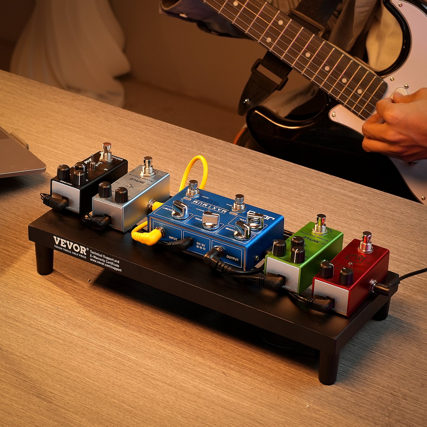 VEVOR Super Light Aluminum Alloy Guitar Pedal Board ??Portable & Durable | Holds 4-6 Pedals | 15'' x 5.7'' | Perfect for Gigs & Studio Sessions